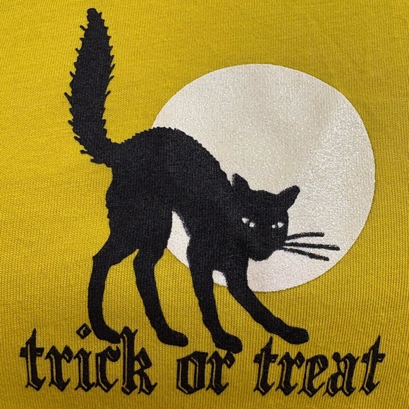 NWT Target Women’s Lime Trick or Treat Glitter Moon Black Cat Halloween Tee - Picture 2 of 8